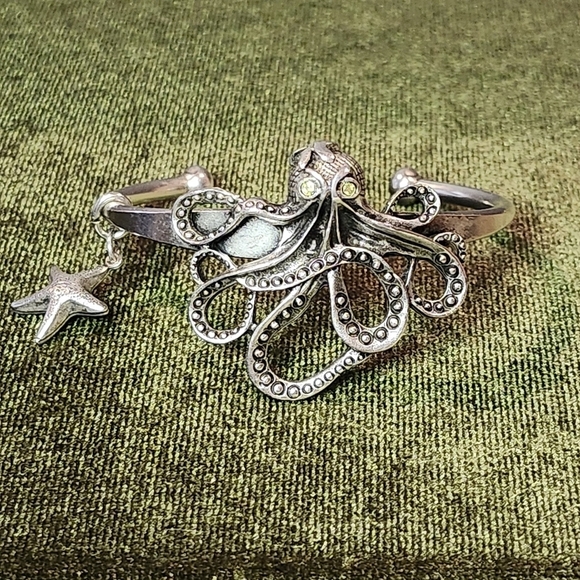Sterling Silver and Pewter Octopus Bracelet With Starfish Charm - Picture 3 of 5